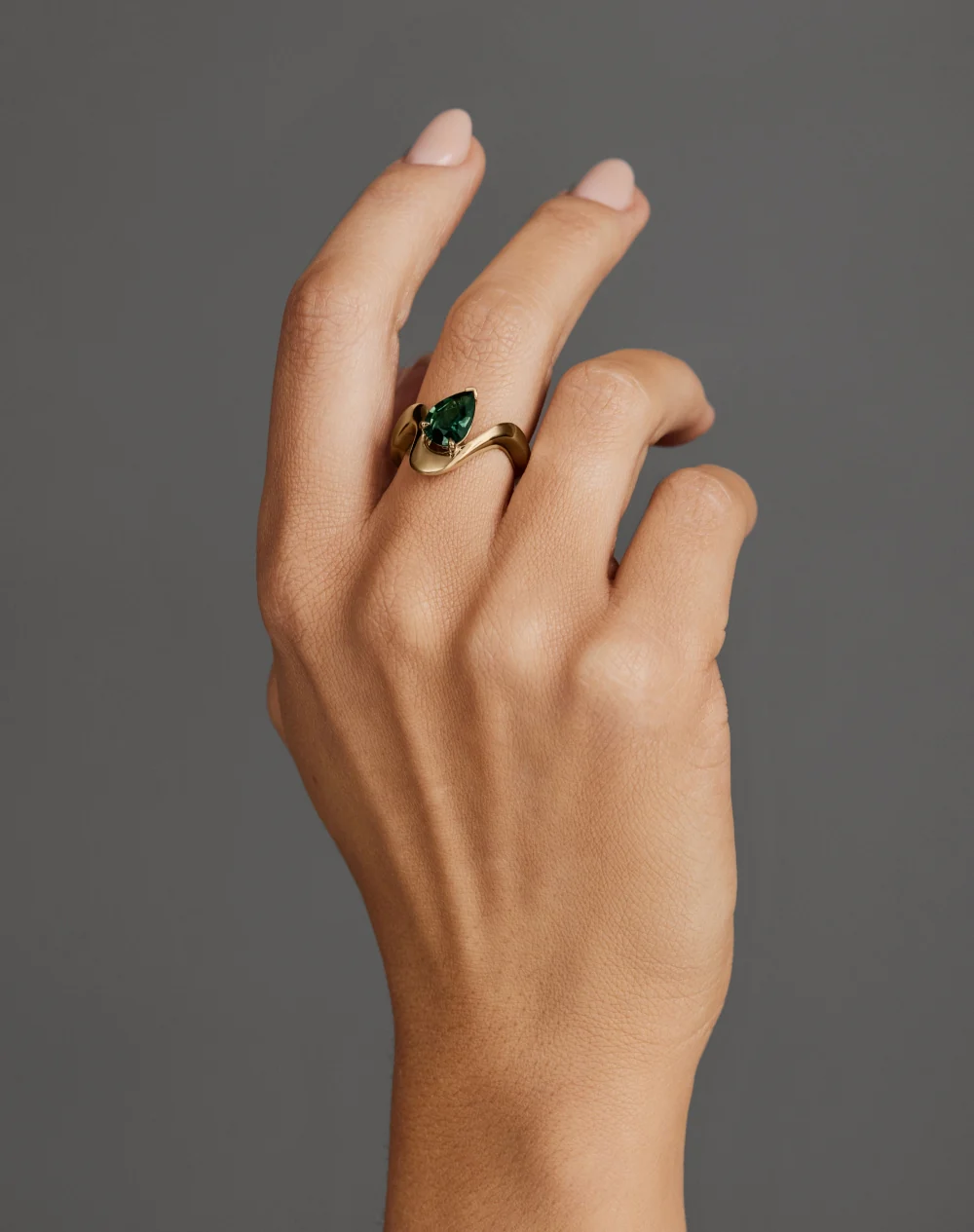 Naia Parti Sapphire Ring - Image 4